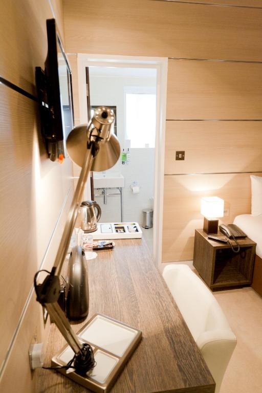 The Wesley Euston - Resim 27