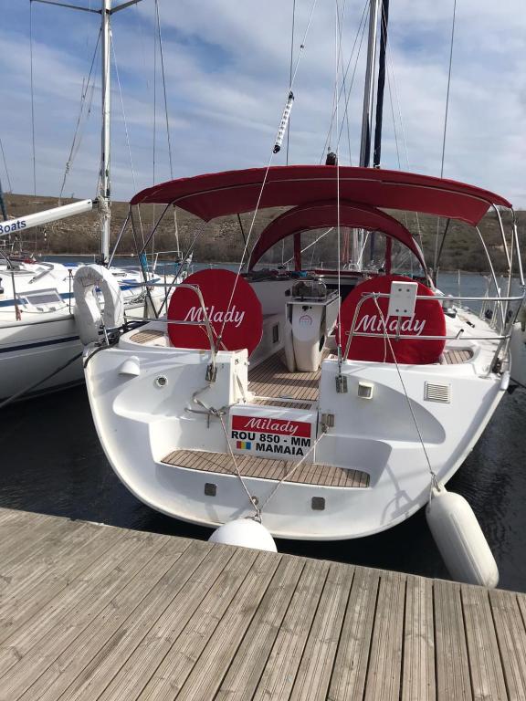 Gallery image of Milady Yachting in Limanu