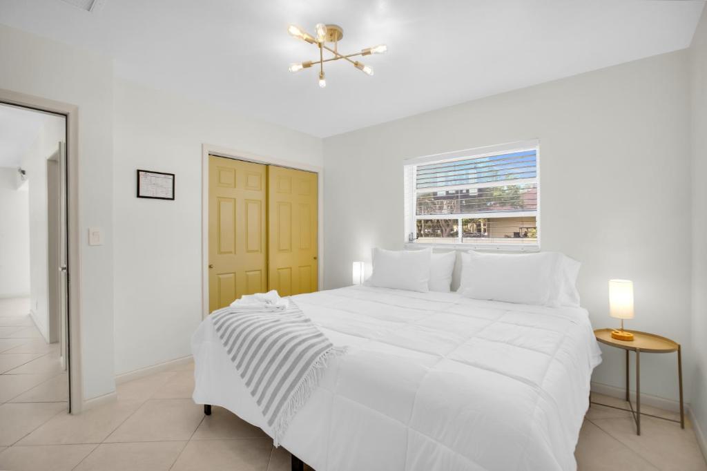 LoKal Rental Tropical Florida destination - One-Bedroom House