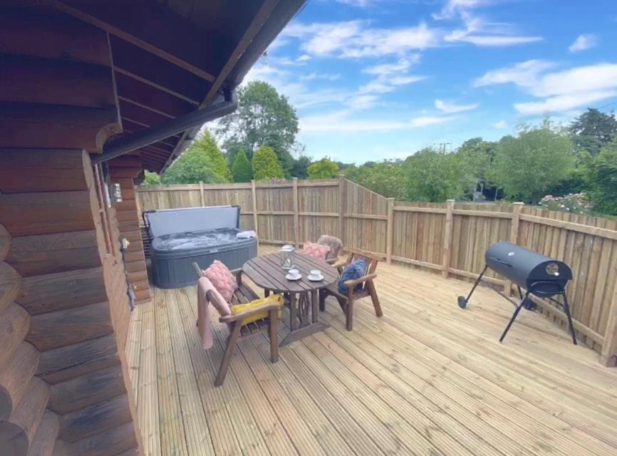 Countryside Log Cabin With Hot Tub - Beech - 两居室公寓