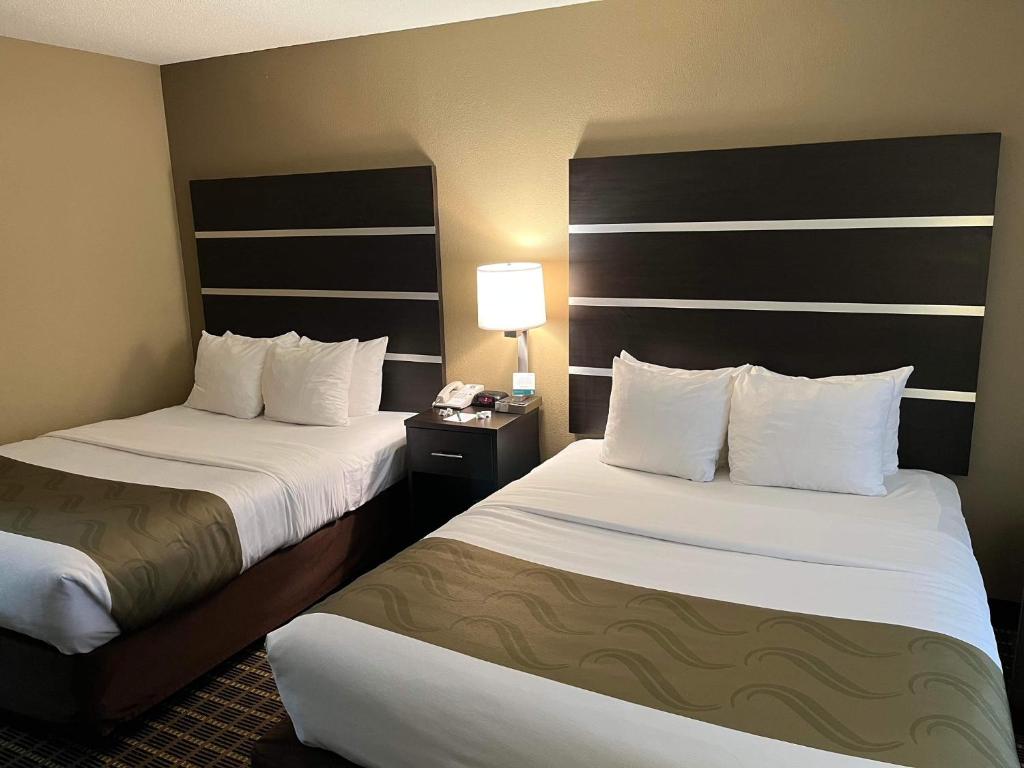 Quality Inn & Suites - Queen Room Met Twee Queensize Bedden - Niet -roken