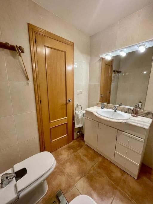Kúpeľňa v ubytovaní Casa con piscina Sant Pol de Mar