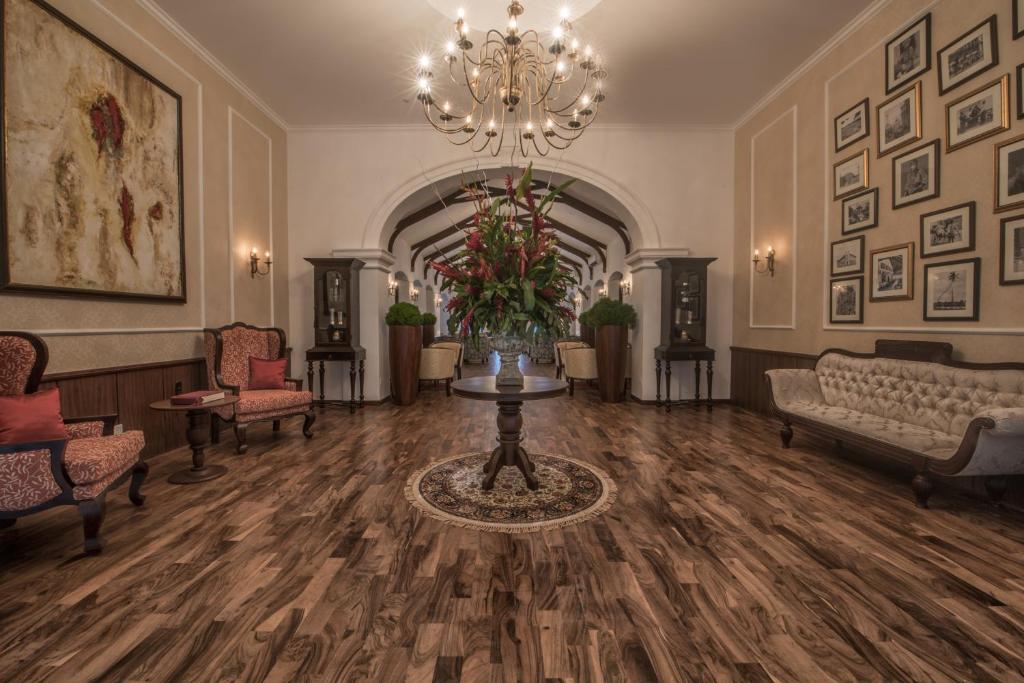 Residence on Park Street - 4