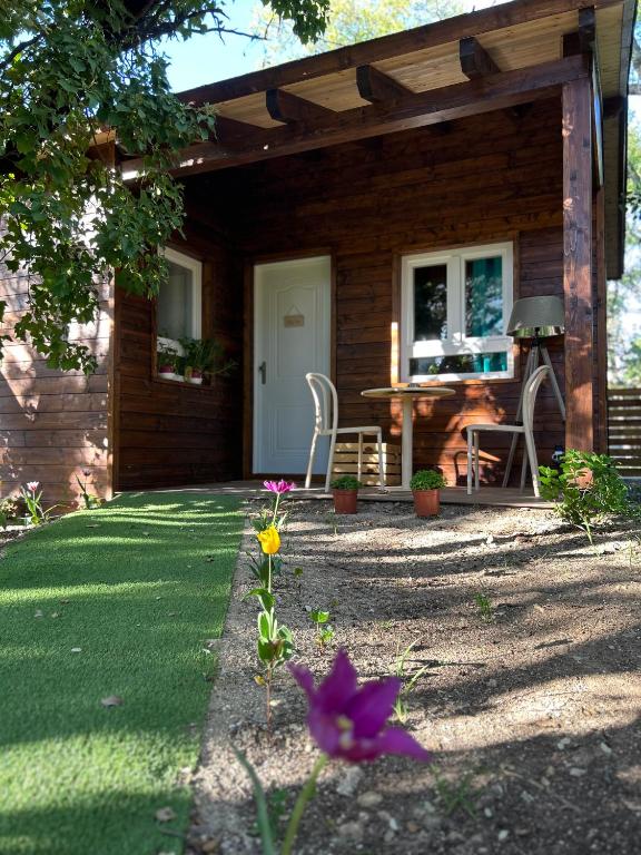 Vonkajšia záhrada v ubytovaní Casa Rural de Rafael Cabañas de Madera
