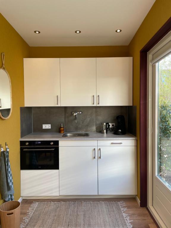 Afbeelding uit fotogalerij van Bed & Breakfast Danina in Sassenheim