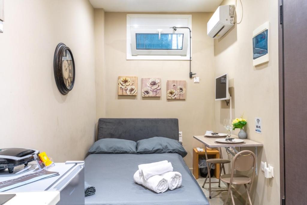 AIOLOS LUXURY alimos market apartment 2 near the sea - One-Bedroom Apartment