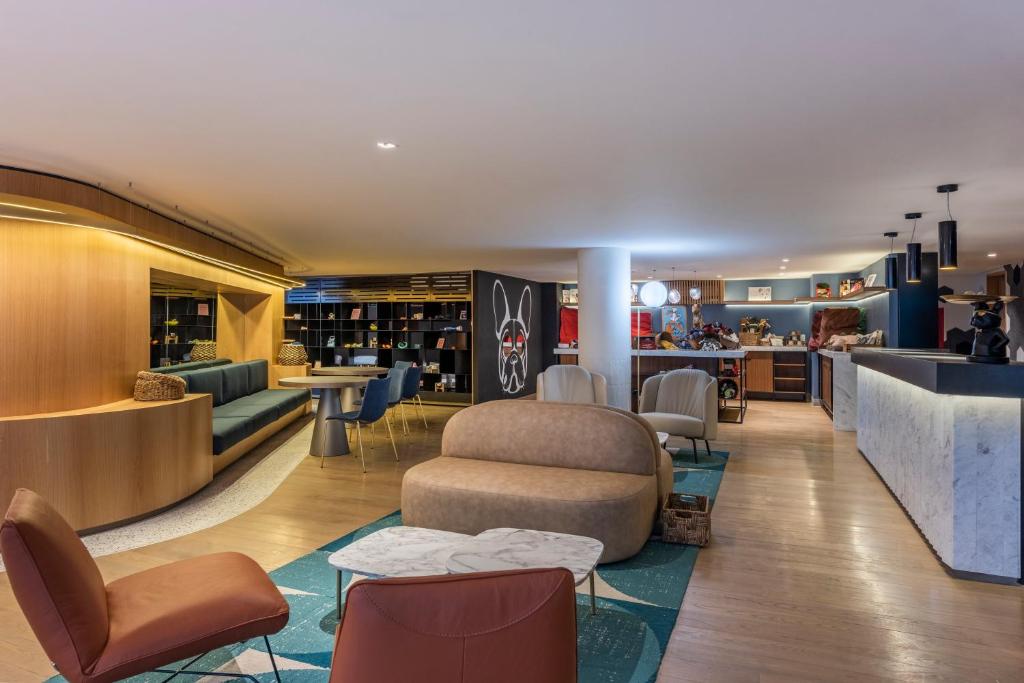 Un lugar para sentarse en Andaz Condesa Mexico City, By Hyatt