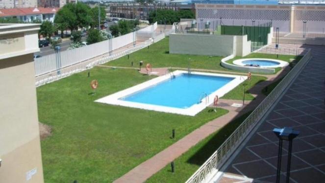 FIBES con parking gratis. Apartamento Sevilla Este., Sevilla ...