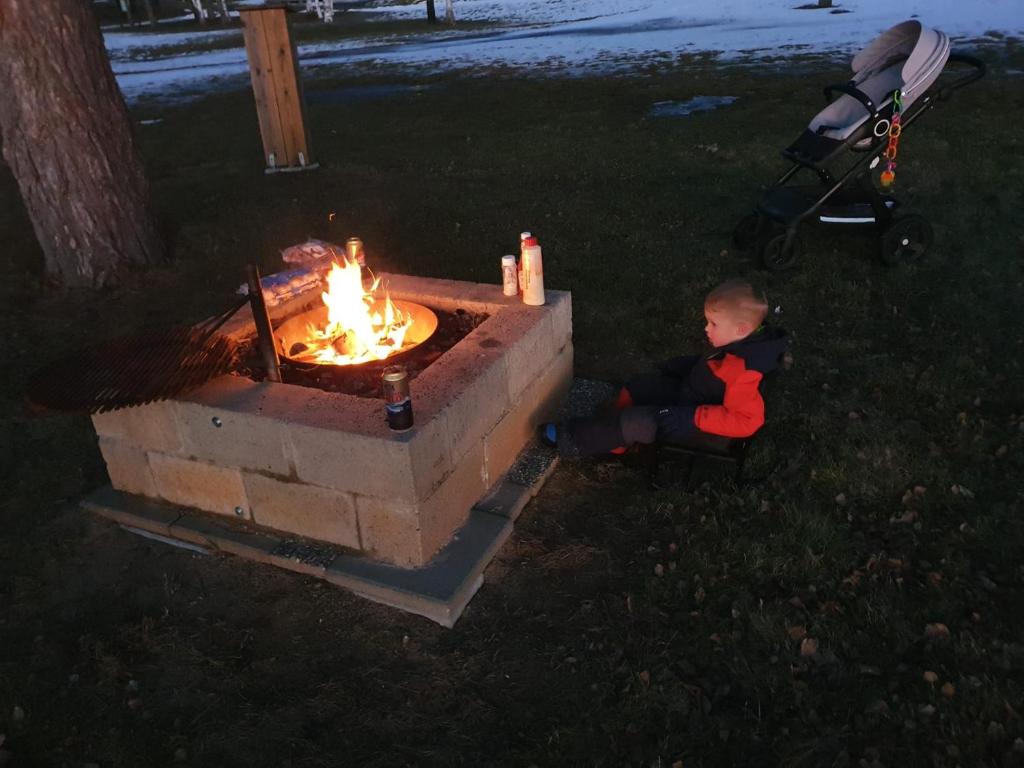 Děti v ubytování Sandaholm Camping, Bad och Restaurang