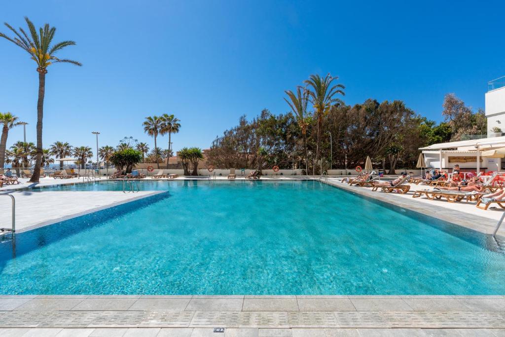 Bazén v ubytování WintowinRentals Apartamento Suite en Ocean House nebo v jeho okolí