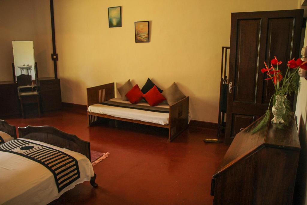 Ancoombra Tea Estate Bungalow - Habitación Familiar