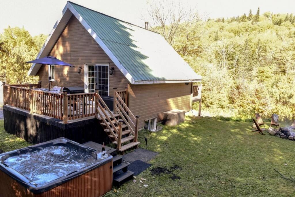 Havre de Xavier chalet à louer + SPA, Sainte Brigitte de Laval