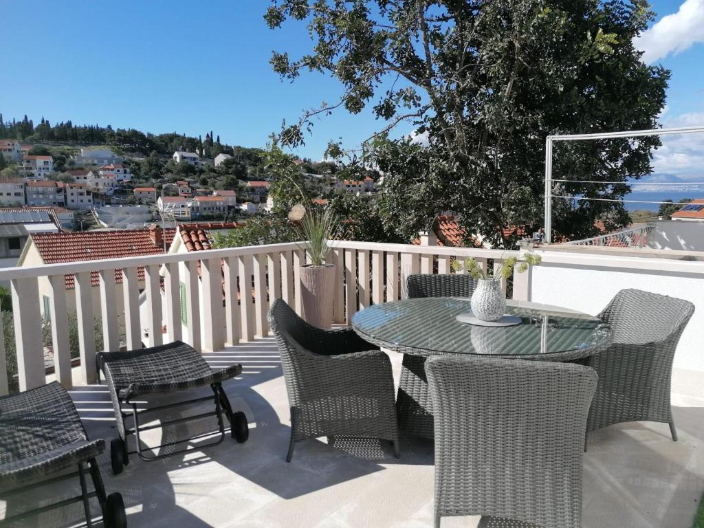 Balkón nebo terasa v ubytování Apartmán BRAĆKI CVIJET