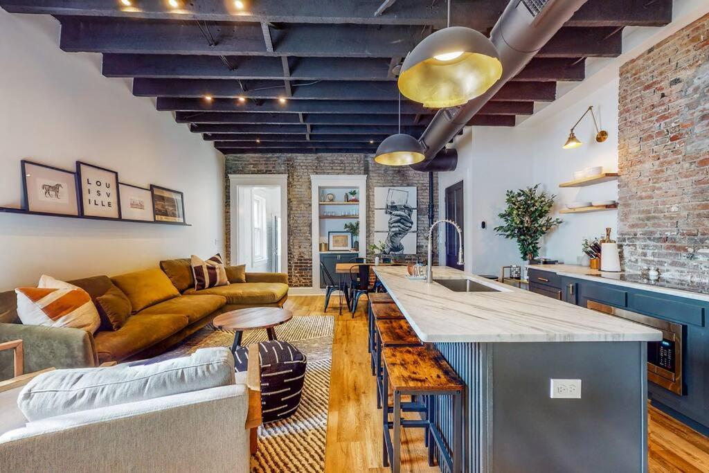 Luxury Home Close to Nulu Downtown 4th w Kings, Louisville (updated