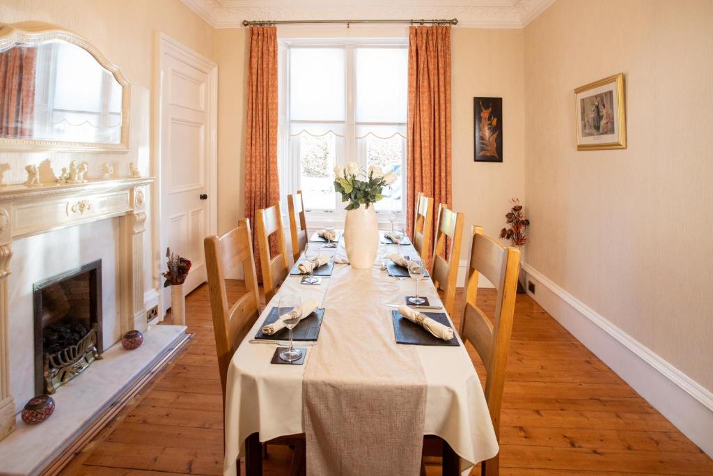 3 Bedroom villa attached to Host home free parking photo