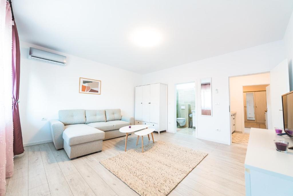 EVRA APARTMENTS - Appartamento Con Balcone