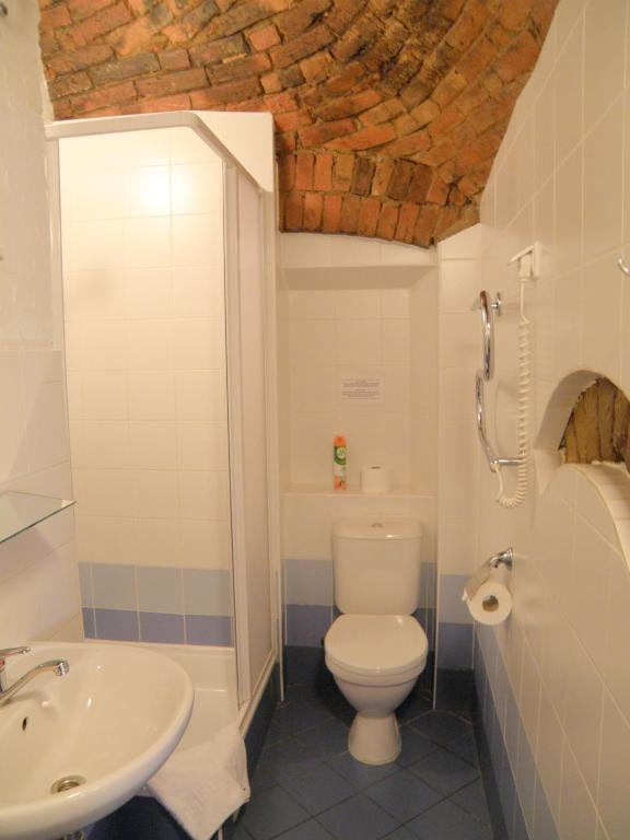 Koupelna v ubytování Express Guest House