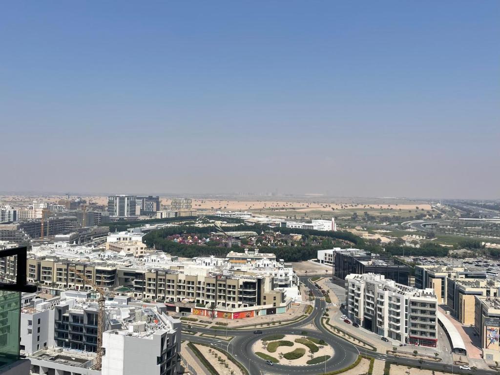Galeriebild der Unterkunft Luxury 1 bedroom apartment in Miraclz tower by Danube Properties in Dubai