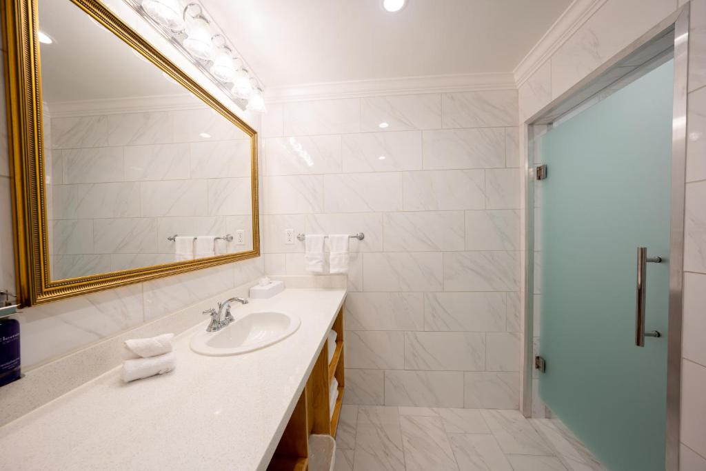 Millwood Cabinets Chicago | Cabinets Matttroy