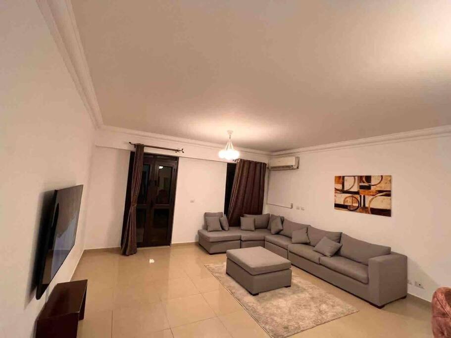 Lovely 3-BR Hotel Apt in Madinaty Garden view