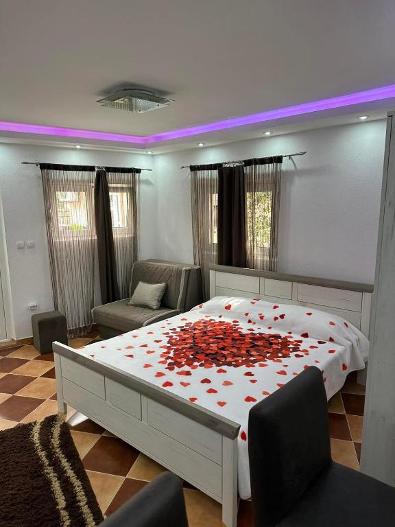 Fotografie z fotogalerie ubytování Sunshine Apartment with Private Pool and Parking v destinaci Kotor