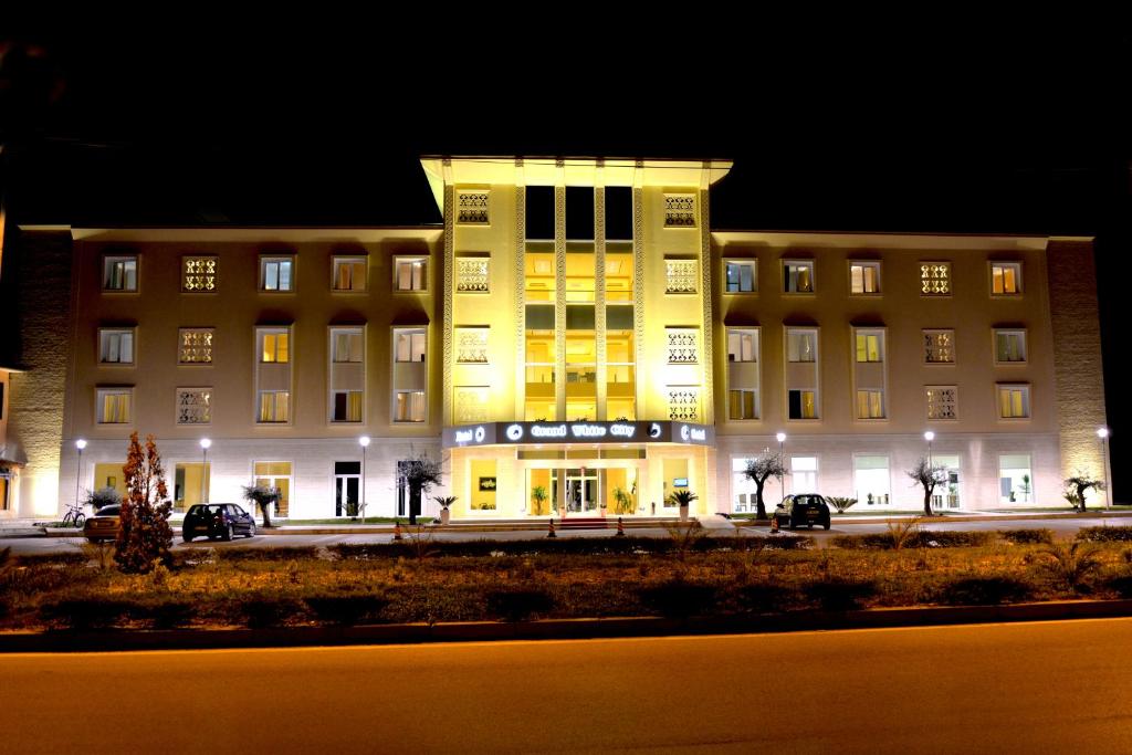 Hotel & Restaurant Grand White City Berat Albania