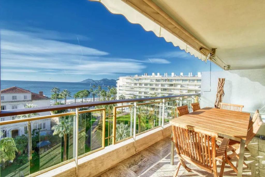 Fotografia z galérie ubytovania Nice apartment with sea view on the Croisette v Cannes