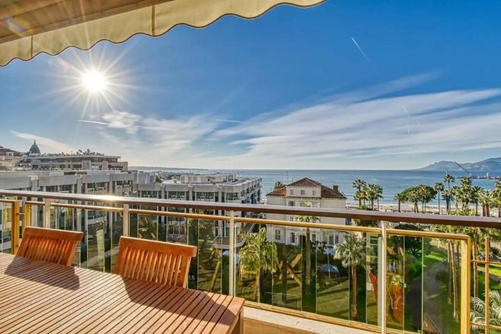 Fotografia z galérie ubytovania Nice apartment with sea view on the Croisette v Cannes