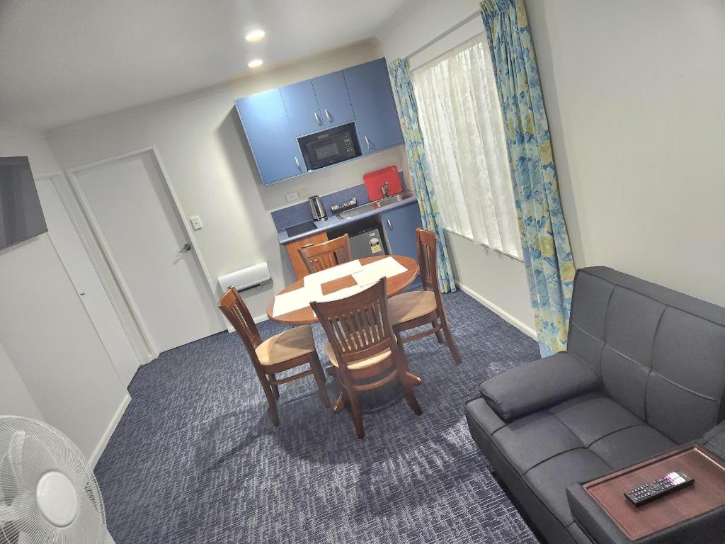 Botany Palms Motel - Resim 41