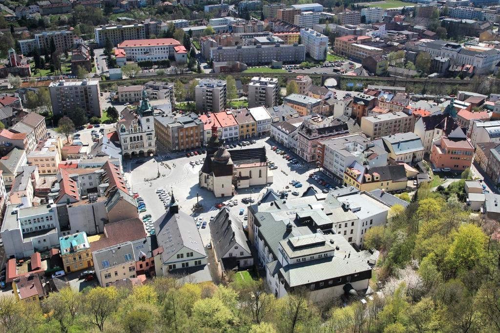Widok na miasto Náchod z tego hotelu