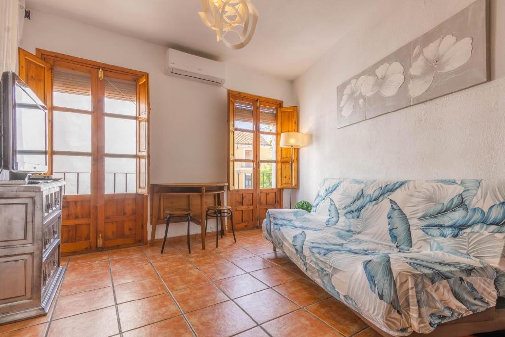 A seating area at Apartamento Ilusión Andaluza