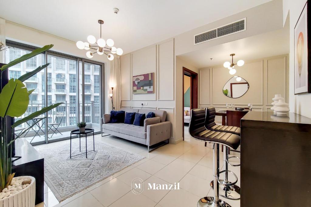 Фото Manzil - Luxury 1BR Apartment In Downtown With Burj Khalifa View Next To Dubai Mall