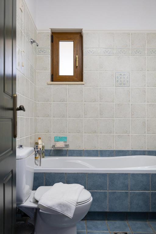 A bathroom at Villa Eleftheria private pool/garden/view/3bdrms/3.5bthrms