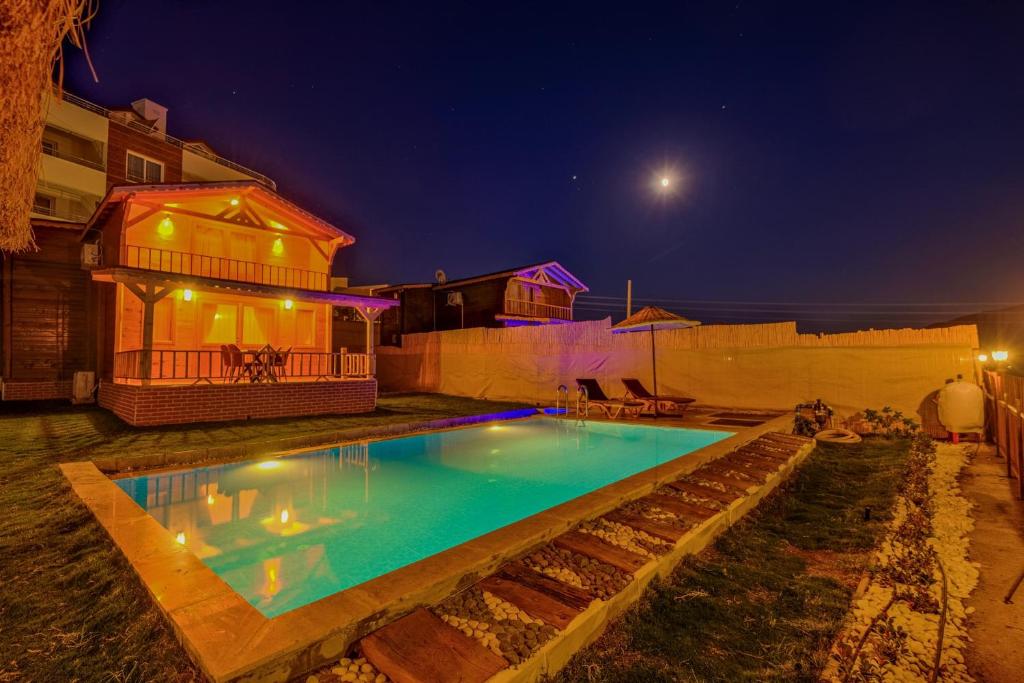 Villa with Private Pool and Jacuzzi for 4 People in Fethiye – AWZ 223