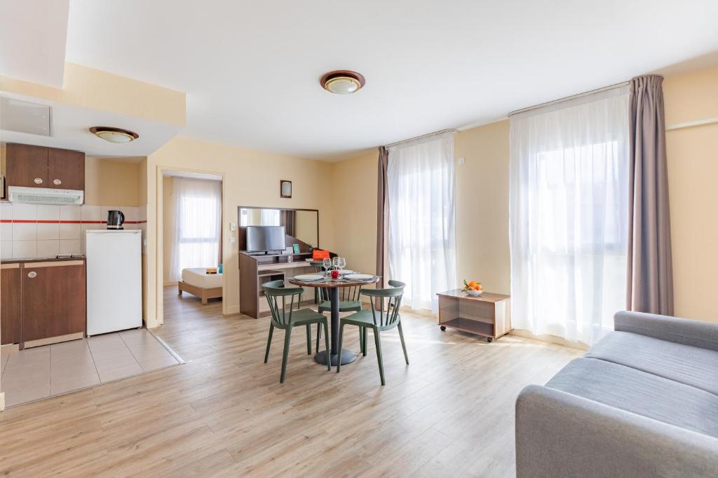 Appart'City Classic Nice - One-Bedroom Apartment