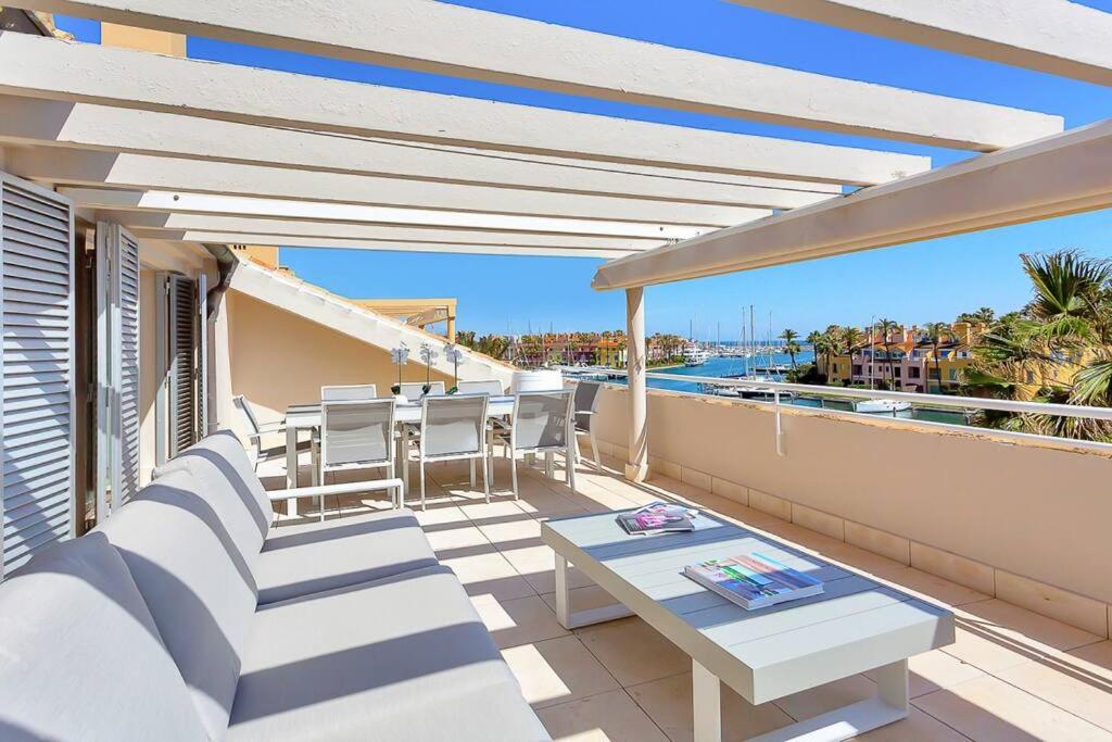 Apartamentos YOLO Spaces - Sotogrande Sea View Penthouse en San Roque, Andalucía