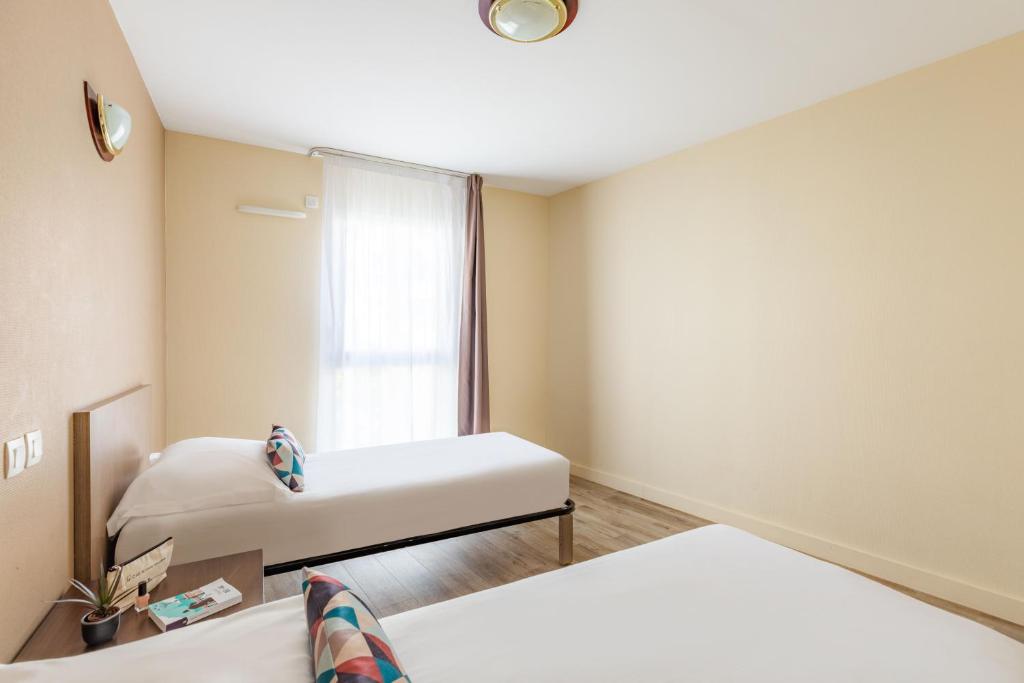 Appart'City Classic Nice - Two-Bedroom Apartment