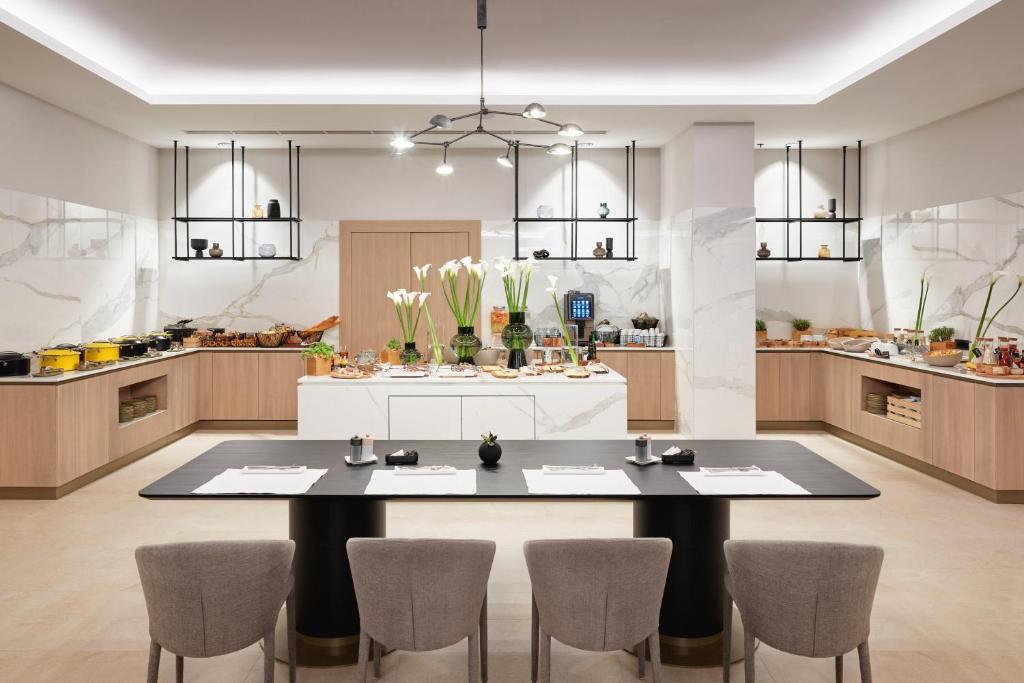 Hotel International by Maistra City Vibes - Resim 17