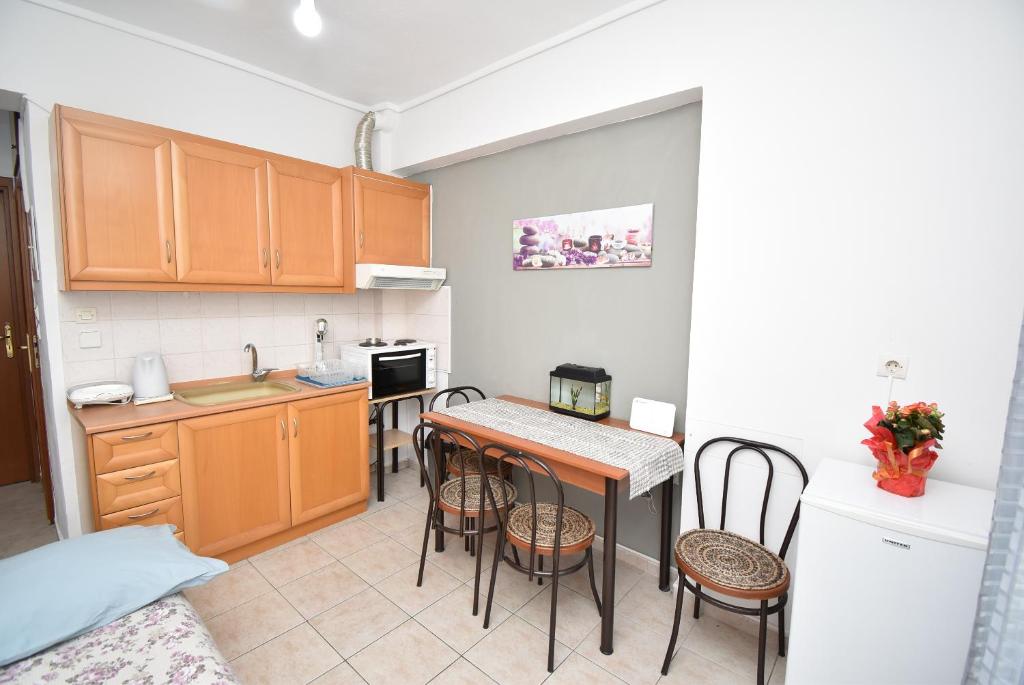 Kuchyňa alebo kuchynka v ubytovaní Central Apartment Thessaloniki-Easy Parking