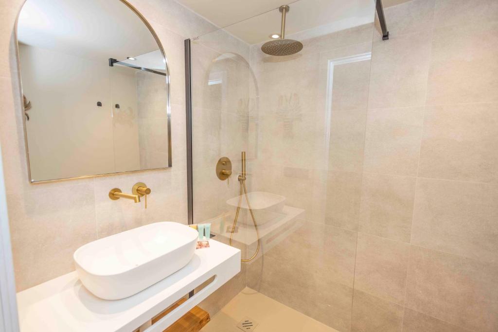 A bathroom at Jávea Boutique Suites - Holiday Apartments