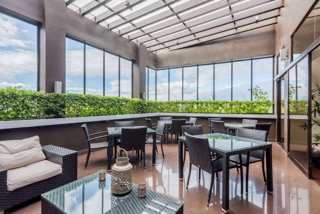 Posezení v ubytování Wyndham Garden San Jose Escazu, Costa Rica