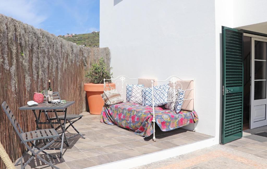 Fotografie z fotogalerie ubytování Casa das Rosas by Homing v destinaci Arco da Calheta