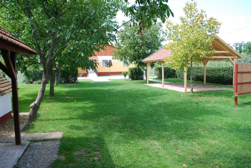 Zahrada ubytování Guest House St. Mária