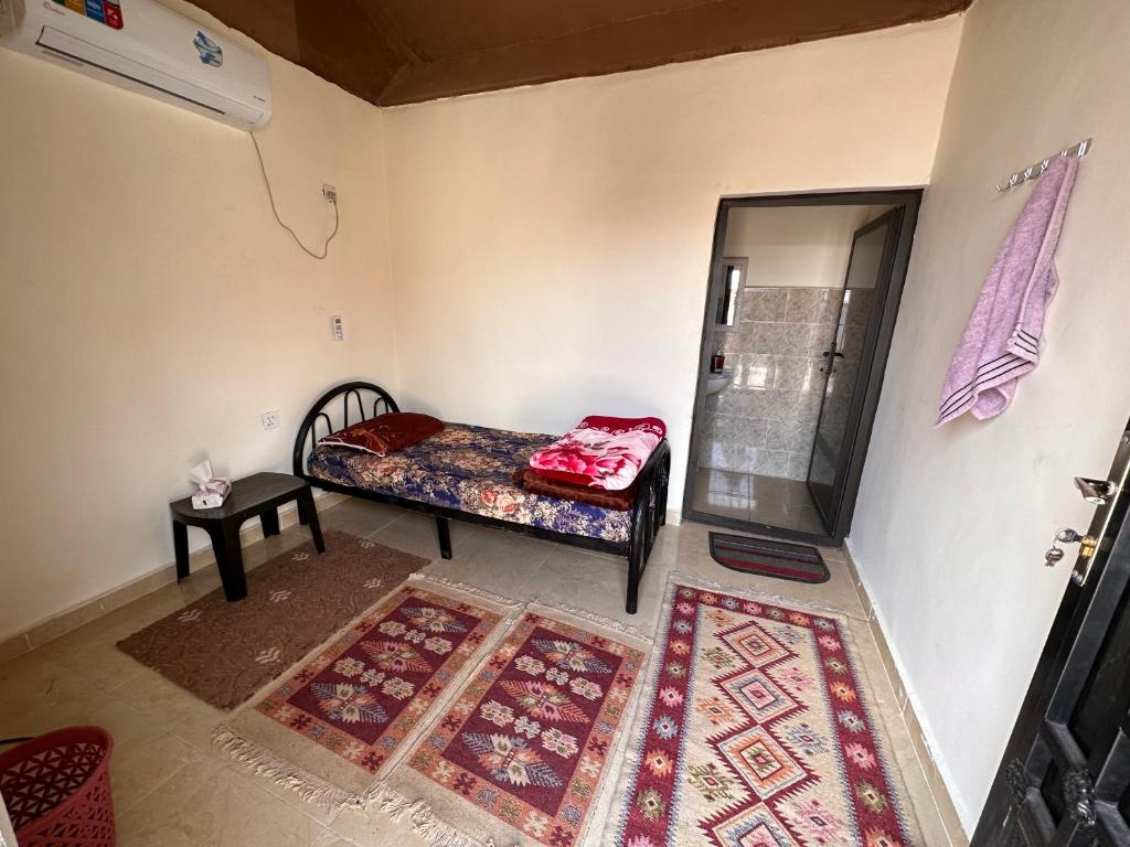 Postel nebo postele na pokoji v ubytování Wadi Rum Oryx Hostel & Tours