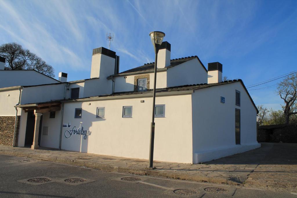 CASAS DA FORTALEZA Casa da Muralla en Outeiro de Rei 