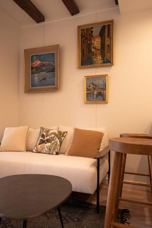 Posedenie v ubytovaní La Suite du 10 - Nice studio with view on the Canal and the Castle