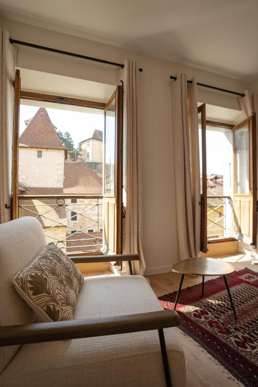 Posedenie v ubytovaní La Suite du 10 - Nice studio with view on the Canal and the Castle