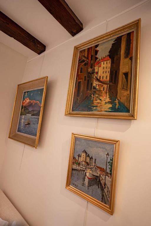 Fotografia z galérie ubytovania La Suite du 10 - Nice studio with view on the Canal and the Castle v destinácii Annecy