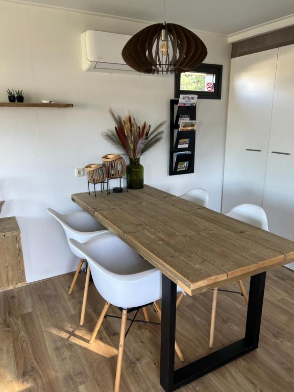 Kuchyň nebo kuchyňský kout v ubytování Chalet ‘De Sânkop’