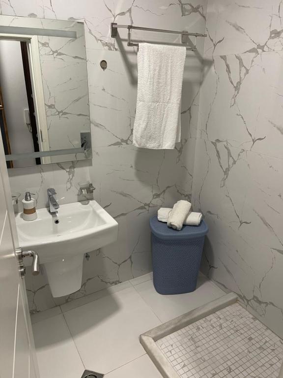 Roes Apartments - Image 8